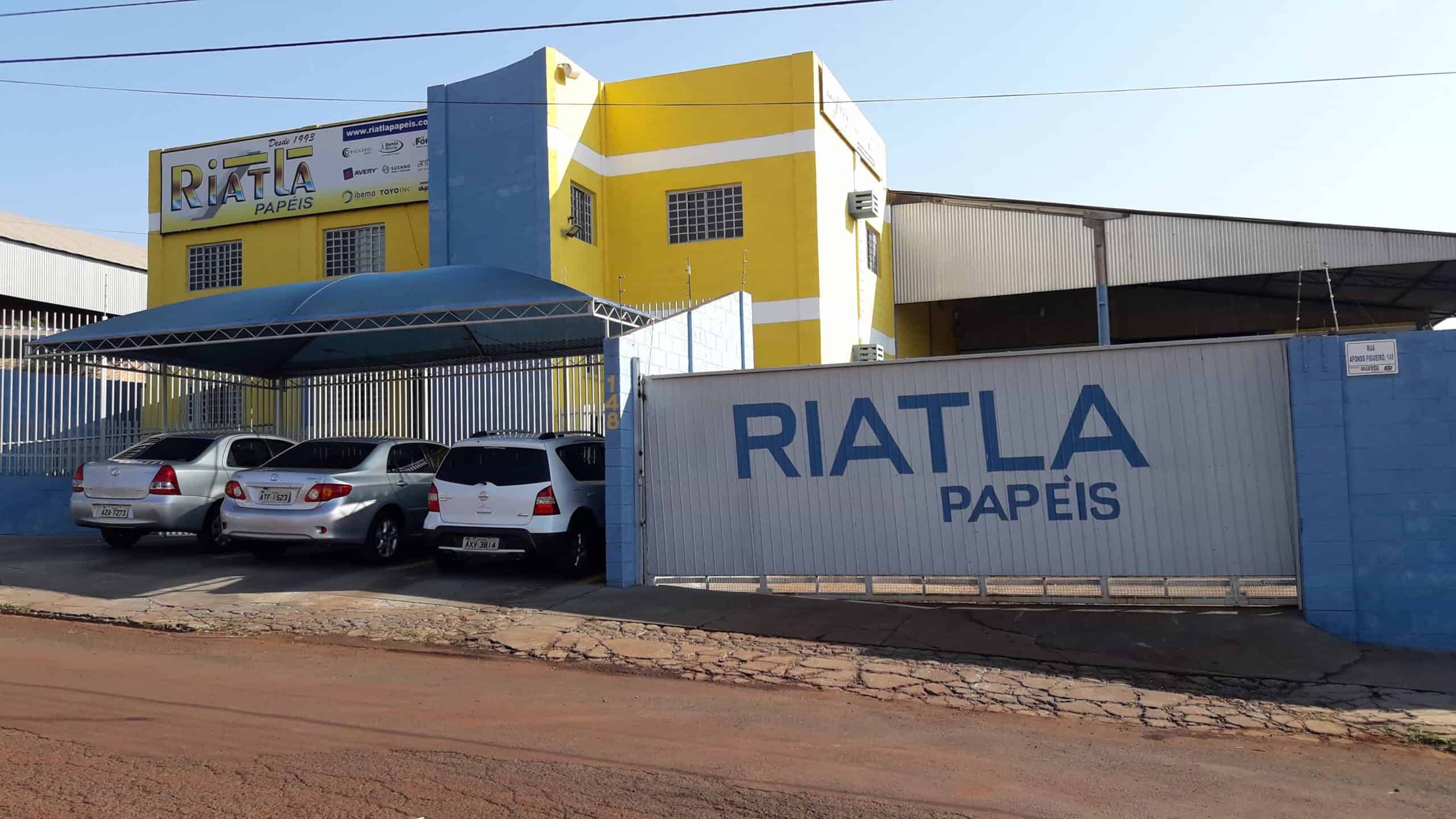 Fachada da Rialta Papéis em Cambé, Paraná